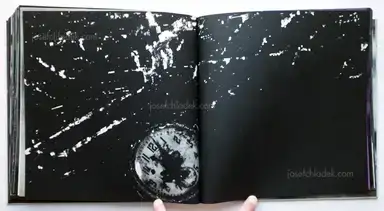 Sample page 9 for book "Tomatsu, Shomei – Shomei Tomatsu & Ken Domon - Hiroshima-Nagasaki Document 1961 (東松 照明, 土門拳)" Sample page 9 for book "Tomatsu, Shomei – Shomei Tomatsu & Ken Domon - Hiroshima-Nagasaki Document 1961 (東松 照明, 土門拳)"