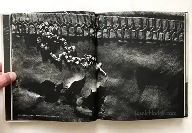 Sample page 14 for book "Tomatsu, Shomei – Shomei Tomatsu - 11:02 Nagasaki - 東松照明写真集 <11時02分> Nagasaki" Sample page 14 for book "Tomatsu, Shomei – Shomei Tomatsu - 11:02 Nagasaki - 東松照明写真集 <11時02分> Nagasaki"