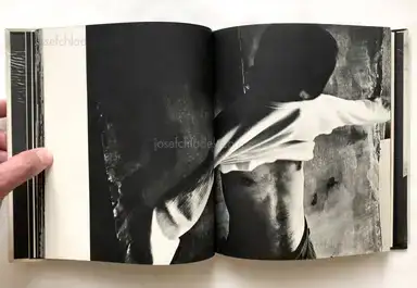 Sample page 8 for book "Tomatsu, Shomei – Shomei Tomatsu - 11:02 Nagasaki - 東松照明写真集 <11時02分> Nagasaki" Sample page 8 for book "Tomatsu, Shomei – Shomei Tomatsu - 11:02 Nagasaki - 東松照明写真集 <11時02分> Nagasaki"