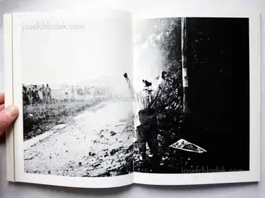 Sample page 6 for book "Kitai, Kazuo – Kazuo Kitai - Sanrizuka 1969-1971 (北井一夫 三里塚 1971年)" Sample page 6 for book "Kitai, Kazuo – Kazuo Kitai - Sanrizuka 1969-1971 (北井一夫 三里塚 1971年)"