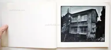 Sample page 19 for book "Ishiuchi, Miyako – Miyako Ishiuchi - Apartment (石内 都 写真集)" Sample page 19 for book "Ishiuchi, Miyako – Miyako Ishiuchi - Apartment (石内 都 写真集)"