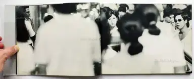 Sample page 22 for book "Tomatsu, Shomei – Shomei Tomatsu - Oh! Shinjuku (おお!新宿 | 東松 照明)" Sample page 22 for book "Tomatsu, Shomei – Shomei Tomatsu - Oh! Shinjuku (おお!新宿 | 東松 照明)"