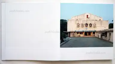 Sample page 18 for book "Haubitz, Sabine & Stefanie Zoche – Haubitz + Zoche - Hybrid Modernism - Movie Theatres in South India" Sample page 18 for book "Haubitz, Sabine & Stefanie Zoche – Haubitz + Zoche - Hybrid Modernism - Movie Theatres in South India"