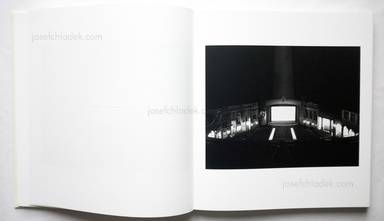 Sample page 17 for book "Sugimoto, Hiroshi – Hiroshi Sugimoto - Theaters " Sample page 17 for book "Sugimoto, Hiroshi – Hiroshi Sugimoto - Theaters "