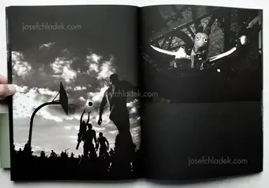 Sample page 12 for book "Bitesnich, Andreas – Andreas H. Bitesnich - Deeper Shades #05 Berlin" Sample page 12 for book "Bitesnich, Andreas – Andreas H. Bitesnich - Deeper Shades #05 Berlin"