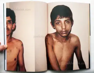 Sample page 9 for book "D'Agata, Antoine – Antoine D'Agata - CODEX, México 1986-2016" Sample page 9 for book "D'Agata, Antoine – Antoine D'Agata - CODEX, México 1986-2016"