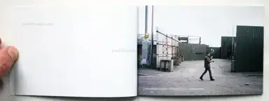 Sample page 8 for book "Mann, Peter – Peter Mann - Donovan Wylie One Day Taking Photographs in Belfast" Sample page 8 for book "Mann, Peter – Peter Mann - Donovan Wylie One Day Taking Photographs in Belfast"