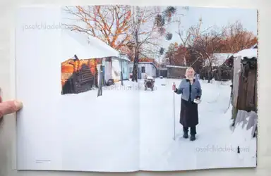 Sample page 9 for book "Hessing, Esther & Sophieke Thurmer – Esther Hessing & Sophieke Thurmer - Bound to the Ground" Sample page 9 for book "Hessing, Esther & Sophieke Thurmer – Esther Hessing & Sophieke Thurmer - Bound to the Ground"