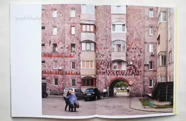 Sample page 1 for book "Hessing, Esther & Sophieke Thurmer – Esther Hessing & Sophieke Thurmer - Bound to the Ground" Sample page 1 for book "Hessing, Esther & Sophieke Thurmer – Esther Hessing & Sophieke Thurmer - Bound to the Ground"