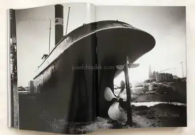 Sample page 21 for book "Moriyama, Daido – Daido Moriyama - Record 森山 大道 記録" Sample page 21 for book "Moriyama, Daido – Daido Moriyama - Record 森山 大道 記録"