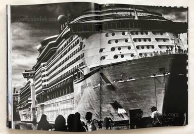 Sample page 5 for book "Moriyama, Daido – Daido Moriyama - Record 森山 大道 記録" Sample page 5 for book "Moriyama, Daido – Daido Moriyama - Record 森山 大道 記録"