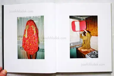 Sample page 6 for book "Wierzbowski, Lukasz – Lukasz Wierzbowski - Sequin Covered Swans" Sample page 6 for book "Wierzbowski, Lukasz – Lukasz Wierzbowski - Sequin Covered Swans"