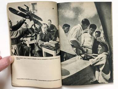 Sample page 10 for book "Kot'átková, Marie – Marie Kot'átková - Rudá armáda : magazin časopisu "Svět sovětů"" Sample page 10 for book "Kot'átková, Marie – Marie Kot'átková - Rudá armáda : magazin časopisu "Svět sovětů""