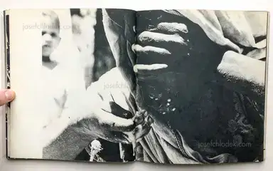 Sample page 2 for book "Hirokazu, Ishida – Ishida Hirokazu - Baramon to Janta : Indo / Brahman and the People : India - バラモンとジャンタ―インド 石田紘一写真集" Sample page 2 for book "Hirokazu, Ishida – Ishida Hirokazu - Baramon to Janta : Indo / Brahman and the People : India - バラモンとジャンタ―インド 石田紘一写真集"