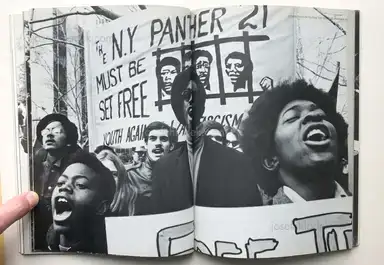 Sample page 7 for book "Fenton, David – David Fenton - Shots - Photographs from the underground press" Sample page 7 for book "Fenton, David – David Fenton - Shots - Photographs from the underground press"