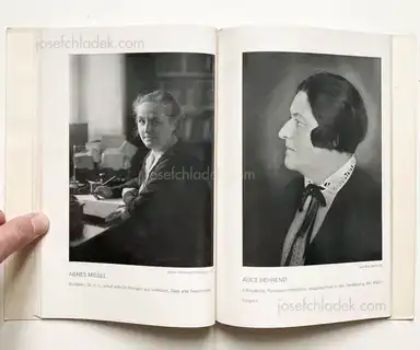 Sample page 7 for book "Unbekannt – Unsere Zeit in 77 Frauenbildnissen" Sample page 7 for book "Unbekannt – Unsere Zeit in 77 Frauenbildnissen"