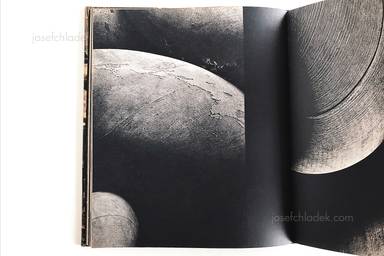 Sample page 16 for book  Shomei Tomatsu – Photobook 2: Homes, Drifted, Asphalt, Osorezan, etc - 東松照明 写真集2 家・吹きだまり・アスファルト・恐山他
