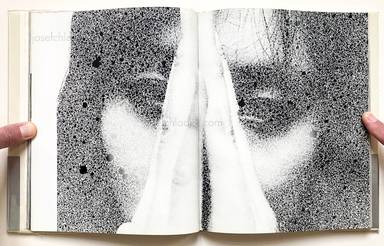 Sample page 10 for book "Sato, Akira – Akira Sato - Woman / Onna (佐藤 明 現代語感 映像の現代7)" Sample page 10 for book "Sato, Akira – Akira Sato - Woman / Onna (佐藤 明 現代語感 映像の現代7)"