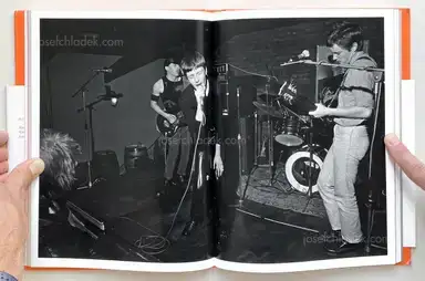 Sample page 16 for book "Cummins, Kevin – Kevin Cummins - Joy Division" Sample page 16 for book "Cummins, Kevin – Kevin Cummins - Joy Division"