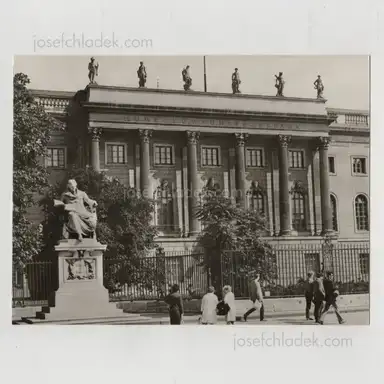 Sample page 33 for book "Abteilung Publikation – Berlin Hauptstadt der DDR, 1945 - 1975 (published by Berlin-Information, Abteilung Publikation)" Sample page 33 for book "Abteilung Publikation – Berlin Hauptstadt der DDR, 1945 - 1975 (published by Berlin-Information, Abteilung Publikation)"