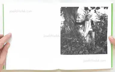 Sample page 2 for book "Anzenberger, Regina – Regina Anzenberger - Under the Apple Tree" Sample page 2 for book "Anzenberger, Regina – Regina Anzenberger - Under the Apple Tree"