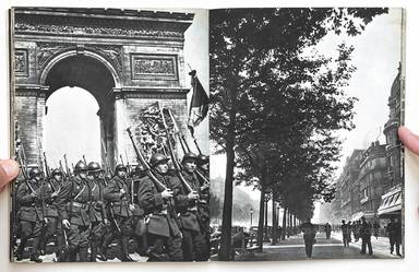 Sample page 5 for book "Schall, Roger – Roger Schall - Paris de Jour" Sample page 5 for book "Schall, Roger – Roger Schall - Paris de Jour"