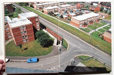 Sample page 22 for book "Billingham, Richard – Richard Billingham - Ray's a laugh" Sample page 22 for book "Billingham, Richard – Richard Billingham - Ray's a laugh"