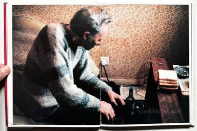 Sample page 15 for book "Billingham, Richard – Richard Billingham - Ray's a laugh" Sample page 15 for book "Billingham, Richard – Richard Billingham - Ray's a laugh"