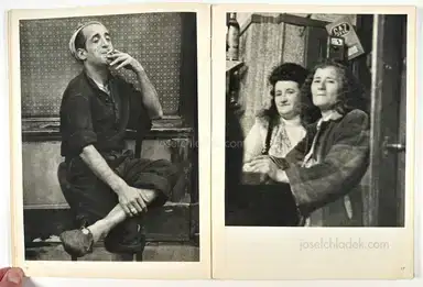 Sample page 32 for book "Roth, Sanford H., photographer; Huxley, Aldous text – Sanford H. Roth - Mon Paris" Sample page 32 for book "Roth, Sanford H., photographer; Huxley, Aldous text – Sanford H. Roth - Mon Paris"