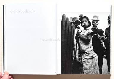 Sample page 21 for book "Ishimoto, Yasuhiro – Yasuhiro Ishimoto - Ishimoto 石元 泰博 " Sample page 21 for book "Ishimoto, Yasuhiro – Yasuhiro Ishimoto - Ishimoto 石元 泰博 "