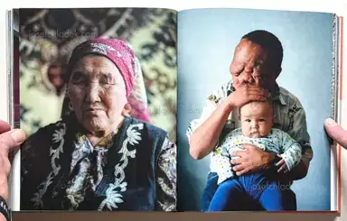 Sample page 10 for book "Schade, Meinrad – Meinrad Schade - War Without War - Krieg ohne Krieg" Sample page 10 for book "Schade, Meinrad – Meinrad Schade - War Without War - Krieg ohne Krieg"