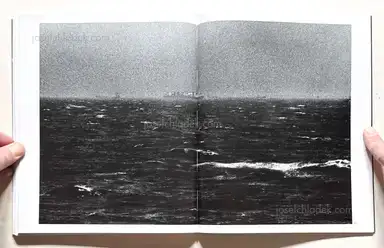 Sample page 2 for book "Ishiuchi, Miyako – Miyako Ishiuchi - Yokosuka again 1980-1990 (石内 都)" Sample page 2 for book "Ishiuchi, Miyako – Miyako Ishiuchi - Yokosuka again 1980-1990 (石内 都)"