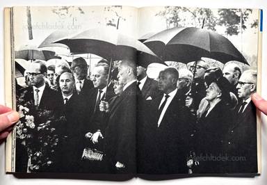 Sample page 10 for book "Larsson, Bernard – Bernard Larsson - Die ganze Stadt Berlin. Politische Fotos" Sample page 10 for book "Larsson, Bernard – Bernard Larsson - Die ganze Stadt Berlin. Politische Fotos"