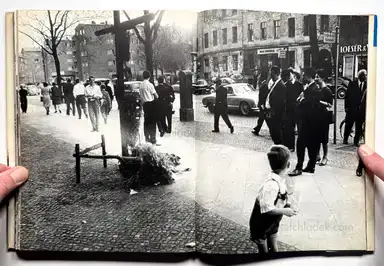 Sample page 5 for book "Larsson, Bernard – Bernard Larsson - Die ganze Stadt Berlin. Politische Fotos" Sample page 5 for book "Larsson, Bernard – Bernard Larsson - Die ganze Stadt Berlin. Politische Fotos"