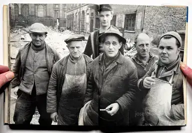 Sample page 2 for book "Larsson, Bernard – Bernard Larsson - Die ganze Stadt Berlin. Politische Fotos" Sample page 2 for book "Larsson, Bernard – Bernard Larsson - Die ganze Stadt Berlin. Politische Fotos"