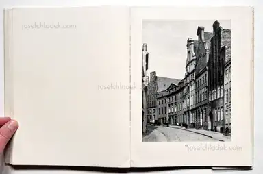 Sample page 22 for book "Renger-Patzsch, Albert – Albert Renger-Patzsch - Die Welt ist schön. Einhundert photographische Aufnahmen." Sample page 22 for book "Renger-Patzsch, Albert – Albert Renger-Patzsch - Die Welt ist schön. Einhundert photographische Aufnahmen."