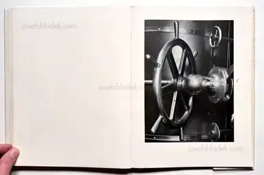 Sample page 17 for book "Renger-Patzsch, Albert – Albert Renger-Patzsch - Die Welt ist schön. Einhundert photographische Aufnahmen." Sample page 17 for book "Renger-Patzsch, Albert – Albert Renger-Patzsch - Die Welt ist schön. Einhundert photographische Aufnahmen."