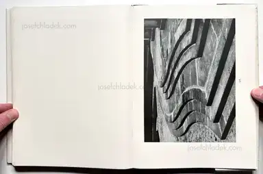 Sample page 4 for book "Renger-Patzsch, Albert – Albert Renger-Patzsch - Die Welt ist schön. Einhundert photographische Aufnahmen." Sample page 4 for book "Renger-Patzsch, Albert – Albert Renger-Patzsch - Die Welt ist schön. Einhundert photographische Aufnahmen."