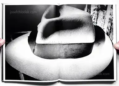 Sample page 7 for book "Moriyama, Daido – Daido Moriyama - Ligh and Shadow (English Version - 2019 Reprint)" Sample page 7 for book "Moriyama, Daido – Daido Moriyama - Ligh and Shadow (English Version - 2019 Reprint)"