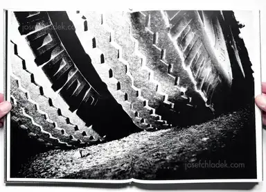 Sample page 2 for book "Moriyama, Daido – Daido Moriyama - Ligh and Shadow (English Version - 2019 Reprint)" Sample page 2 for book "Moriyama, Daido – Daido Moriyama - Ligh and Shadow (English Version - 2019 Reprint)"
