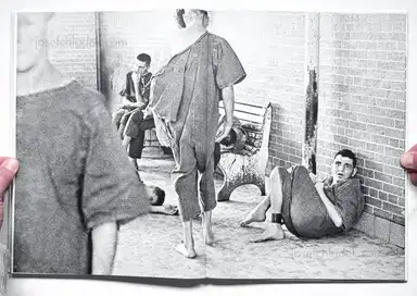 Sample page 5 for book "Avedon, Richard – Richard Avedon - Nothing Personal" Sample page 5 for book "Avedon, Richard – Richard Avedon - Nothing Personal"