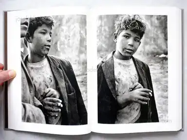 Sample page 17 for book "Larrain, Sergio / Sire, Agnès (Editor) – Sergio Larrain - Vagabond Photographer" Sample page 17 for book "Larrain, Sergio / Sire, Agnès (Editor) – Sergio Larrain - Vagabond Photographer"