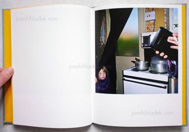 Sample page 5 for book "Moore, David – David Moore - Pictures From The Real World" Sample page 5 for book "Moore, David – David Moore - Pictures From The Real World"