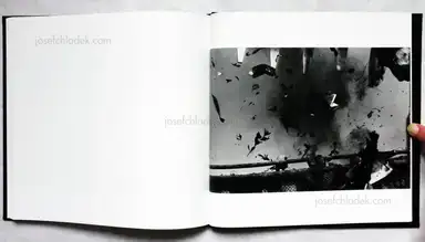 Sample page 1 for book "Fukase, Masahisa – Masahisa Fukase - Karasu (The Solitude of Ravens) 深瀬昌久『鴉』" Sample page 1 for book "Fukase, Masahisa – Masahisa Fukase - Karasu (The Solitude of Ravens) 深瀬昌久『鴉』"