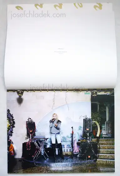 Sample page 7 for book "Hornstra, Rob / van Bruggen, Arnold – Rob Hornstra & Arnold van Bruggen - Sochi Singers" Sample page 7 for book "Hornstra, Rob / van Bruggen, Arnold – Rob Hornstra & Arnold van Bruggen - Sochi Singers"