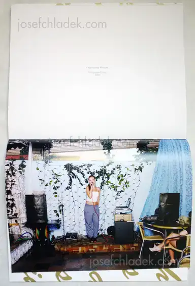 Sample page 2 for book "Hornstra, Rob / van Bruggen, Arnold – Rob Hornstra & Arnold van Bruggen - Sochi Singers" Sample page 2 for book "Hornstra, Rob / van Bruggen, Arnold – Rob Hornstra & Arnold van Bruggen - Sochi Singers"