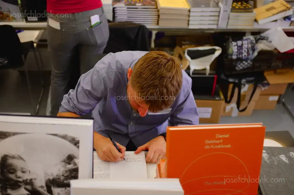 Christoph Bangert, "War Porn" (2, signing)