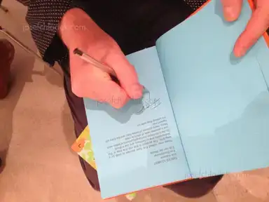 Sample page 3 for book "Erik Kessels signing "Tables to Meet" with "For Erik" (2)" Sample page 3 for book "Erik Kessels signing "Tables to Meet" with "For Erik" (2)"