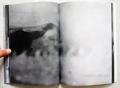 Sample page 5 for book "Yokota, Daisuke – Daisuke Yokota - Vertigo 横田大輔" Sample page 5 for book "Yokota, Daisuke – Daisuke Yokota - Vertigo 横田大輔"