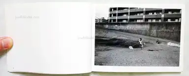 Sample page 7 for book "Komatsu, Rie – Rie Komatsu - Under some skies いくつかの空の下" Sample page 7 for book "Komatsu, Rie – Rie Komatsu - Under some skies いくつかの空の下"